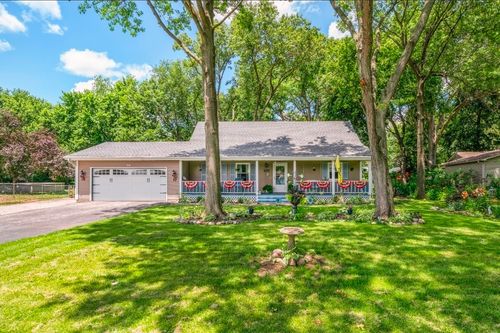 1691 Hilda Dr, Sandwich, IL, 60548-9395 | Card Image