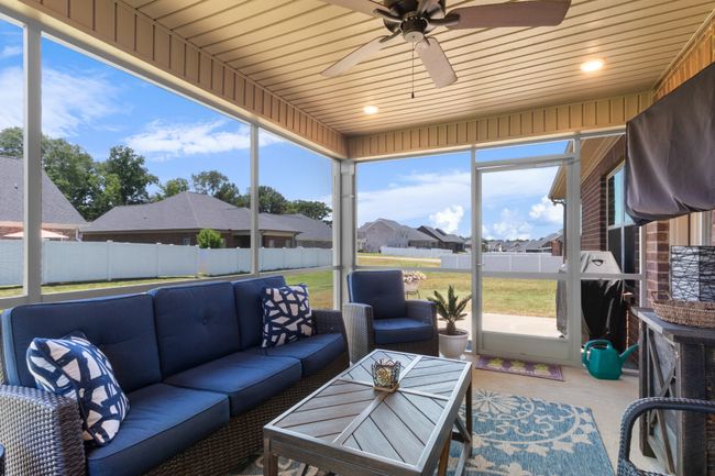 Wow! Talk about relaxing... Such a relaxing screened in porch that overlooks the back yard. | Image 26