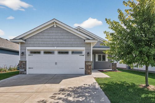 825 Golden Way Nw, Isanti, MN, 55040-6509 | Card Image
