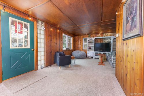 522 E Frank St, Fowlerville, MI, 48836-9507 | Card Image