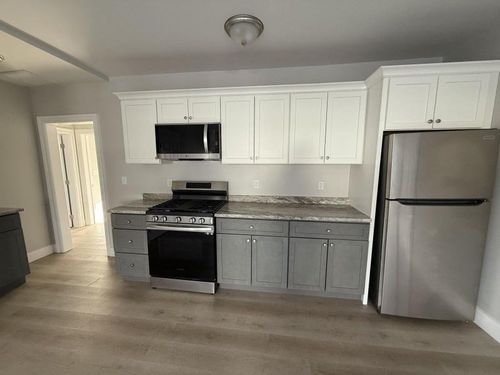 3-front-72 Belmont St, Fall River, MA, 02720-3477 | Card Image