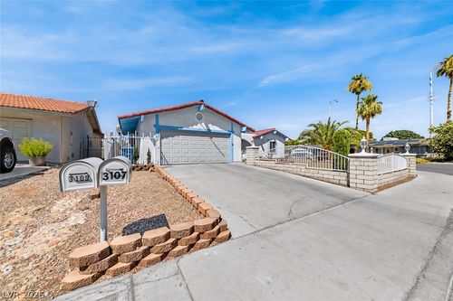 3107 Trueno Rd, Henderson, NV, 89014-3617 | Card Image