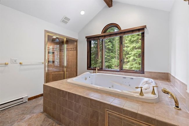 Master Bathroom | Image 21