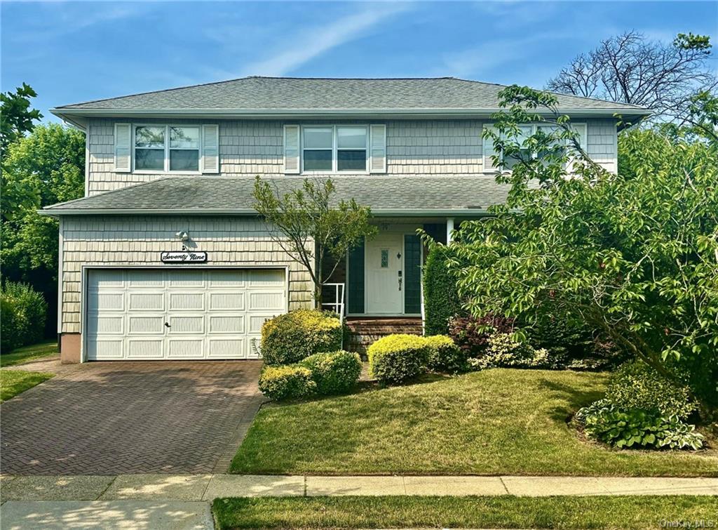 Reynolds Dr, Lido Beach, NY 11561