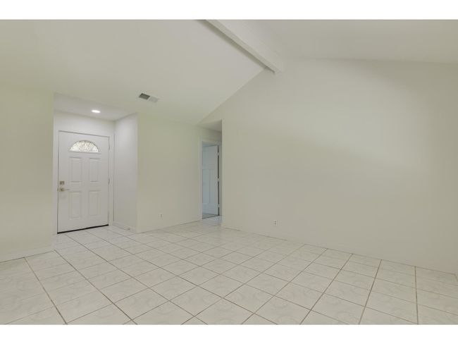 6112 Glen Meadow Dr, House other with 4 bedrooms, 2 bathrooms and 2 parking in Austin TX | Image 4