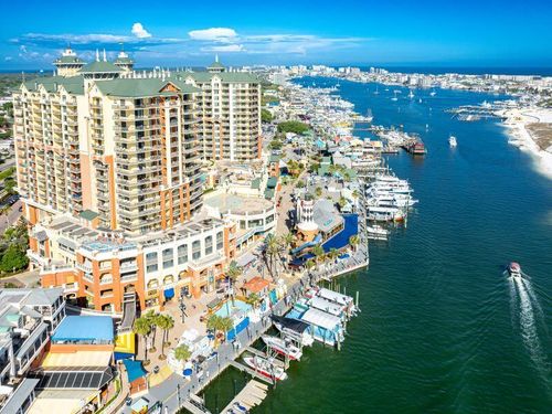 w128-10 Harbor Blvd, Destin, FL, 32541-7374 | Card Image