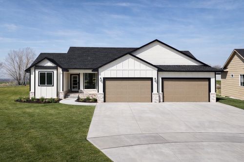 5877 N Saint Paul Ct, Wichita, KS, 67204-5394 | Card Image