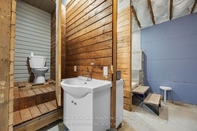 815 Lagoon Dr, House other with 3 bedrooms, 4 bathrooms and 5 parking in Willow Beach ON | Image 16