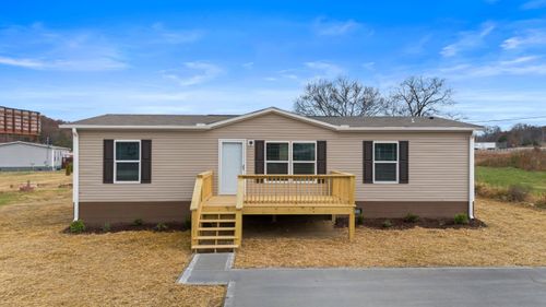 1690 Old Newport Hwy, Newport, TN, 37821-9424 | Card Image