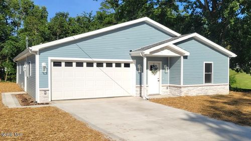 111 Oswalt St, Antwerp, OH, 45813-8494 | Card Image