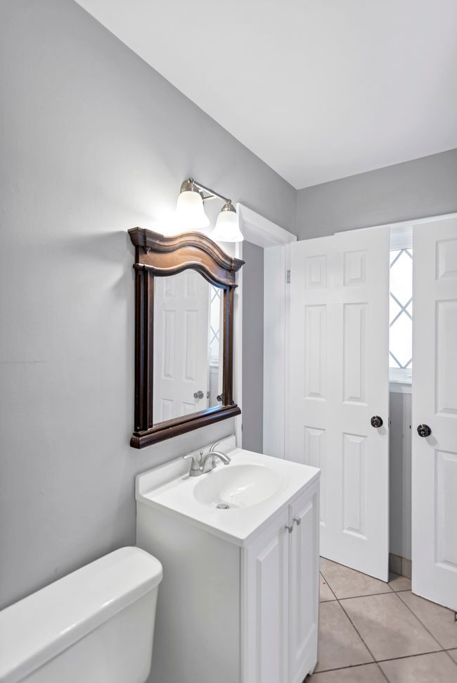 601 Sycamore Dr, House other with 3 bedrooms, 2 bathrooms and 2 parking in Elk Grove Village IL | Image 26