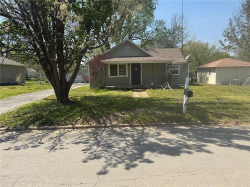 519 N Wood St, Caney, KS, 67333-1255 | Card Image