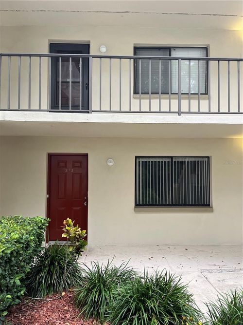 apt-213-3300 Fox Chase Cir N, PALM HARBOR, FL, 34683-2331 | Card Image