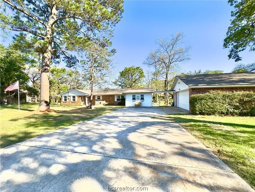 212 Golfview Dr, Hilltop Lakes, TX, 77871 | Card Image