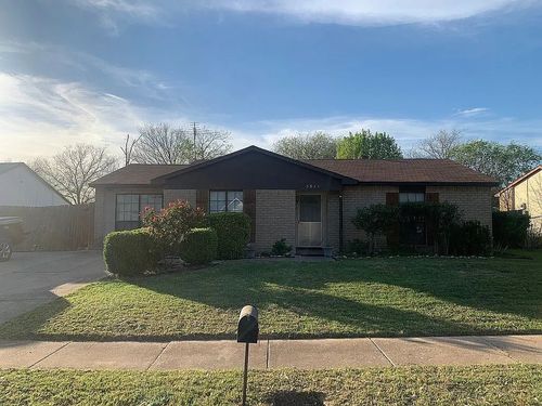 5921 Maiden Ln, Fort Worth, TX, 76131-1307 | Card Image