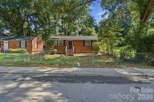1805 Purser Dr, Charlotte, NC, 28215-2990 | Card Image