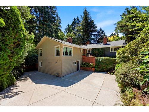 2210 Sw Broadway Dr, Portland, OR, 97201-1605 | Card Image