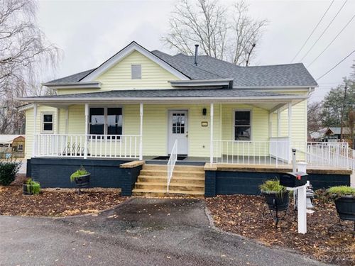 153 W Jordan St, Brevard, NC, 28712-3650 | Card Image