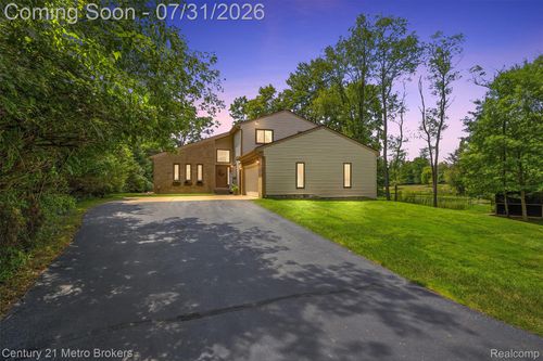 8381 Rattalee Lake Rd, Clarkston, MI, 48348-1739 | Card Image