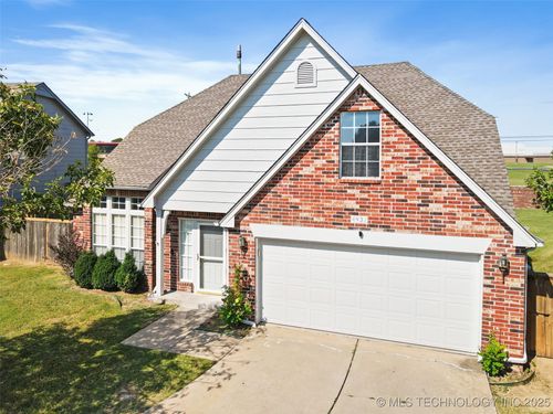 4932 W Commercial St, Broken Arrow, OK, 74012-8727 | Card Image