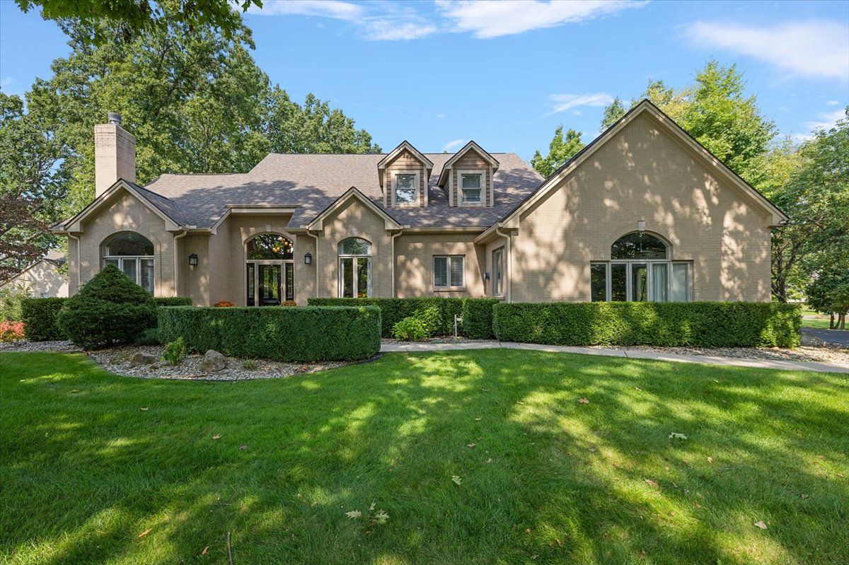 Saint Andrews St, Howell, MI 48843