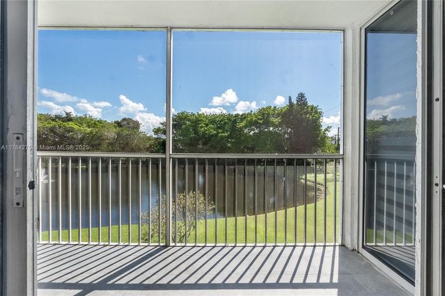 APT-304 - 5962 Morningstar Cir, Condo with 2 bedrooms, 2 bathrooms and null parking in Delray Beach FL | Image 8