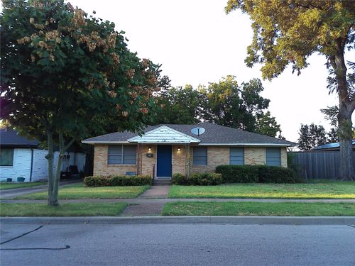 4421 Flo Ave, Dallas, TX, 75211-4520 | Card Image