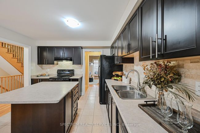 876 Jempson Path, House attached with 4 bedrooms, 3 bathrooms and 1 parking in Milton ON | Image 15