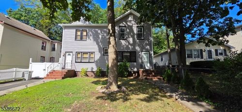 47 Oak St, East Orange, NJ, 07018-2823 | Card Image