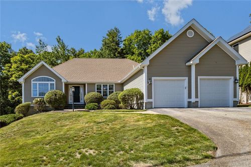 125 West Rd, Cumberland, RI, 02864-4411 | Card Image
