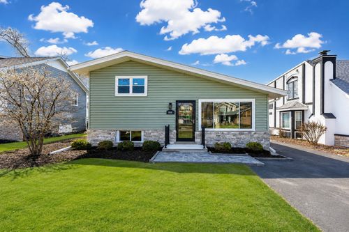 646 W Babcock Ave, Elmhurst, IL, 60126-1868 | Card Image