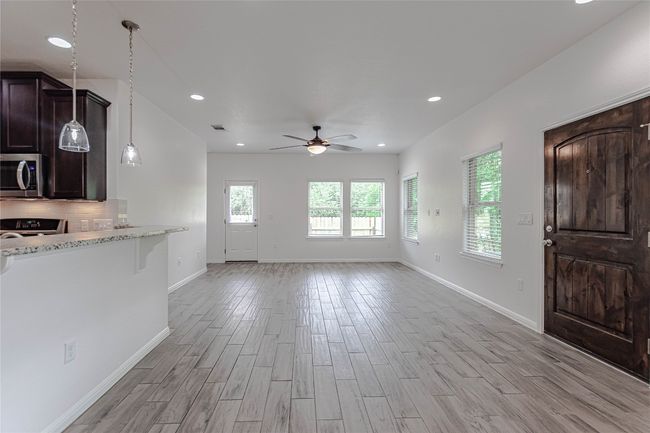 UNIT-593 - 2304 S Lakeline Blvd, Condo with 3 bedrooms, 2 bathrooms and 2 parking in Cedar Park TX | Image 6
