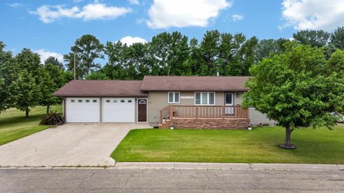 101 Grant St, Finley, ND, 58230-3011 | Card Image