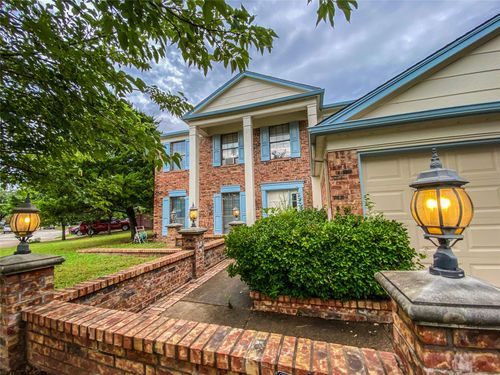4250 Claremont Dr, Grand Prairie, TX, 75052-1302 | Card Image
