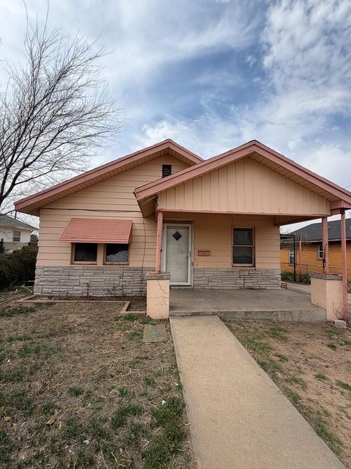 1402 Austin, Big Spring, TX, 79720 | Card Image