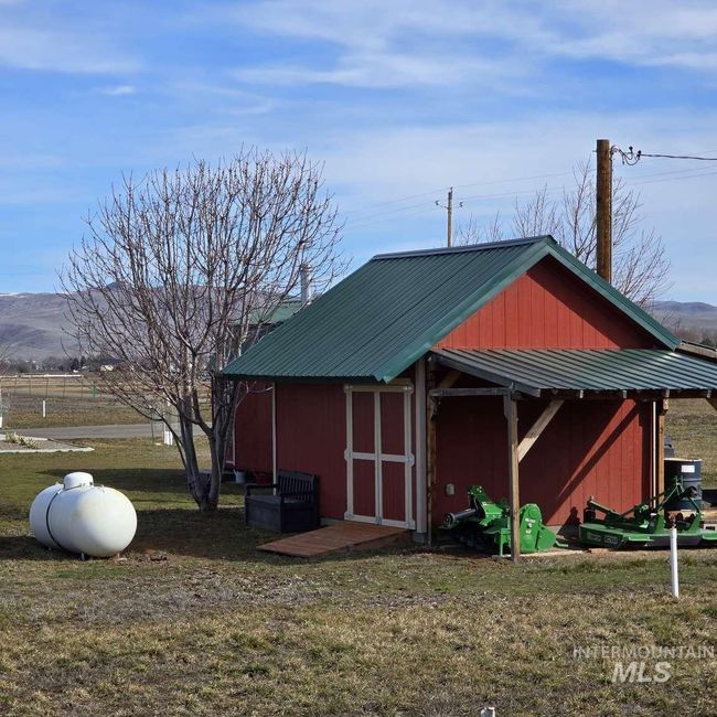 View of outdoor structure featuring a mountain view | Image 28
