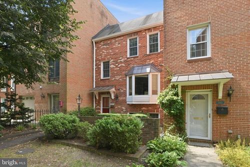 6924 Mclean Park Manor Ct, Mclean, VA, 22101-4323 | Card Image