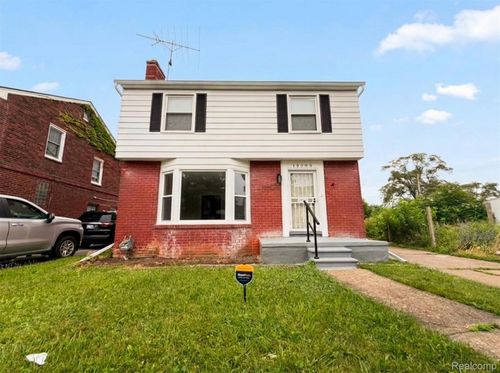 15293 Mapleridge St, Detroit, MI, 48205-3026 | Card Image
