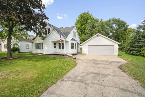 236 E Washington St, West Bend, WI, 53095-2526 | Card Image