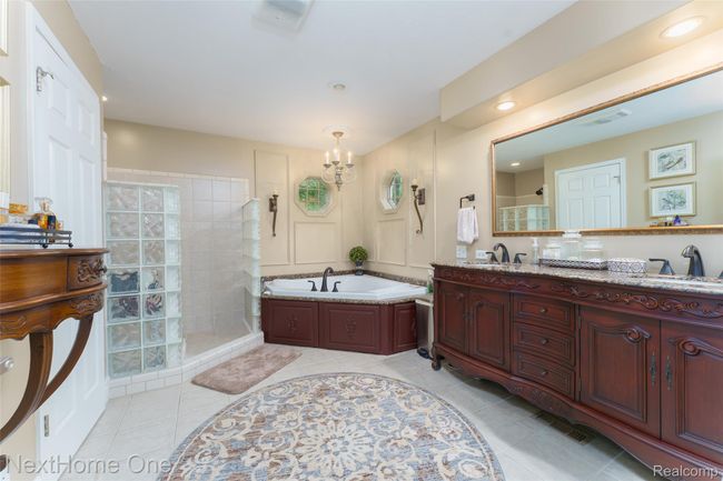 Primary bath | Image 6