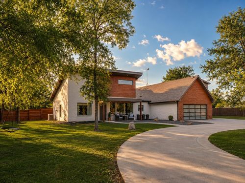 104 Windsong Ct, Weatherford, TX, 76087-7292 | Card Image
