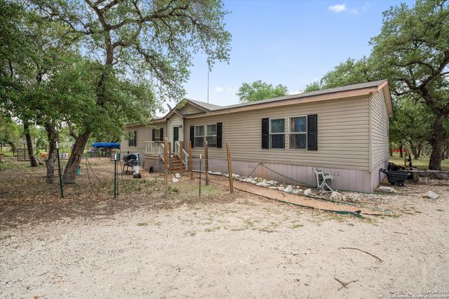 157 County Road 6816, House other with 4 bedrooms, 2 bathrooms and null parking in Natalia TX | Image 34