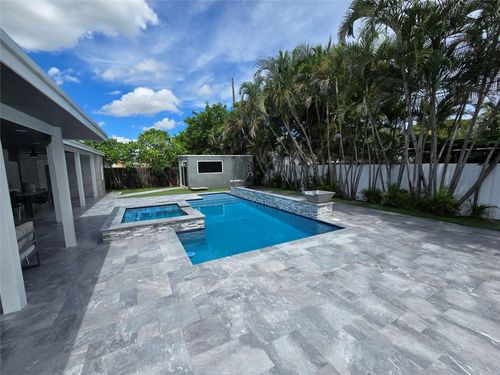 2340 Ne 8th Ave, Pompano Beach, FL, 33064-5511 | Card Image