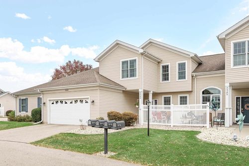 3343 N Stone Creek Cir, Madison, WI, 53719-5239 | Card Image