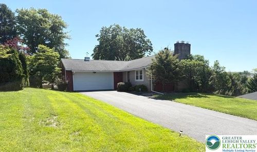 34 Stonecroft Dr, Palmer Twp, PA, 18045-2813 | Card Image