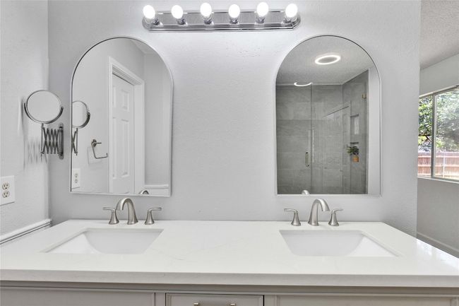 Bathroom with double vanity | Image 20