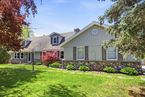 W169N9873 Nigbor Dr, Germantown, WI, 53022-4958 | Card Image