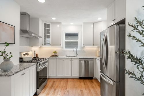 5 Hearn St, Watertown, MA, 02472-1502 | Card Image