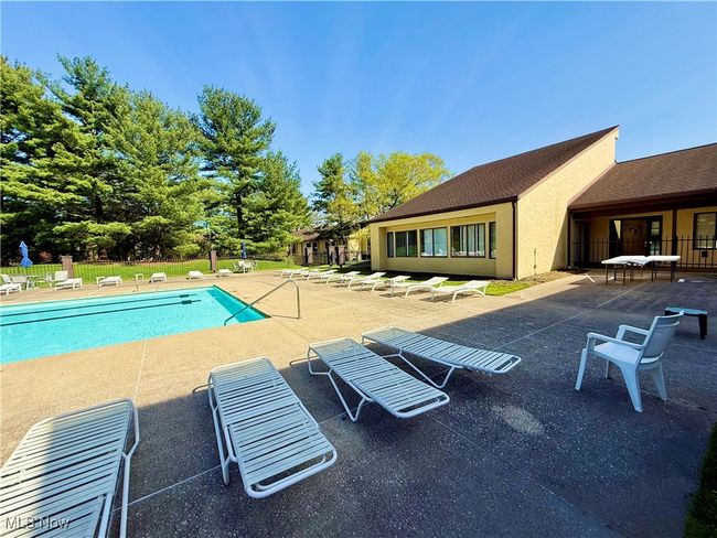 953 Hampton Ridge Dr, Condo with 2 bedrooms, 2 bathrooms and null parking in Akron OH | Image 43