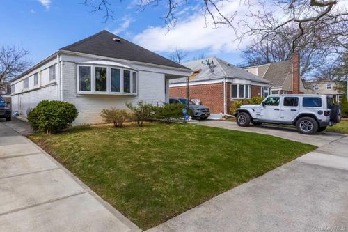 5312 Clearview Expy, Oakland Gardens, NY, 11364-1707 | Card Image